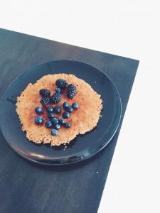 healthy cleanse food, yummy vegan food, almond pancakes