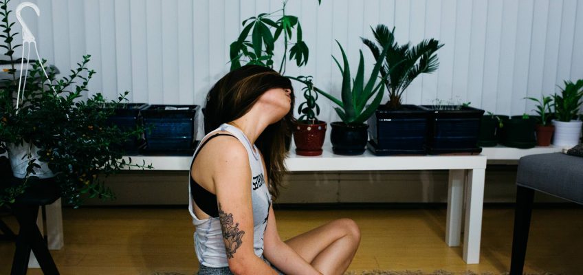5 confidence boosting yoga poses for when you're feeling defeated