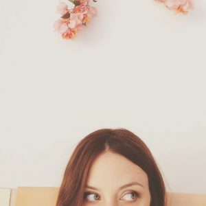 girl-looking-up